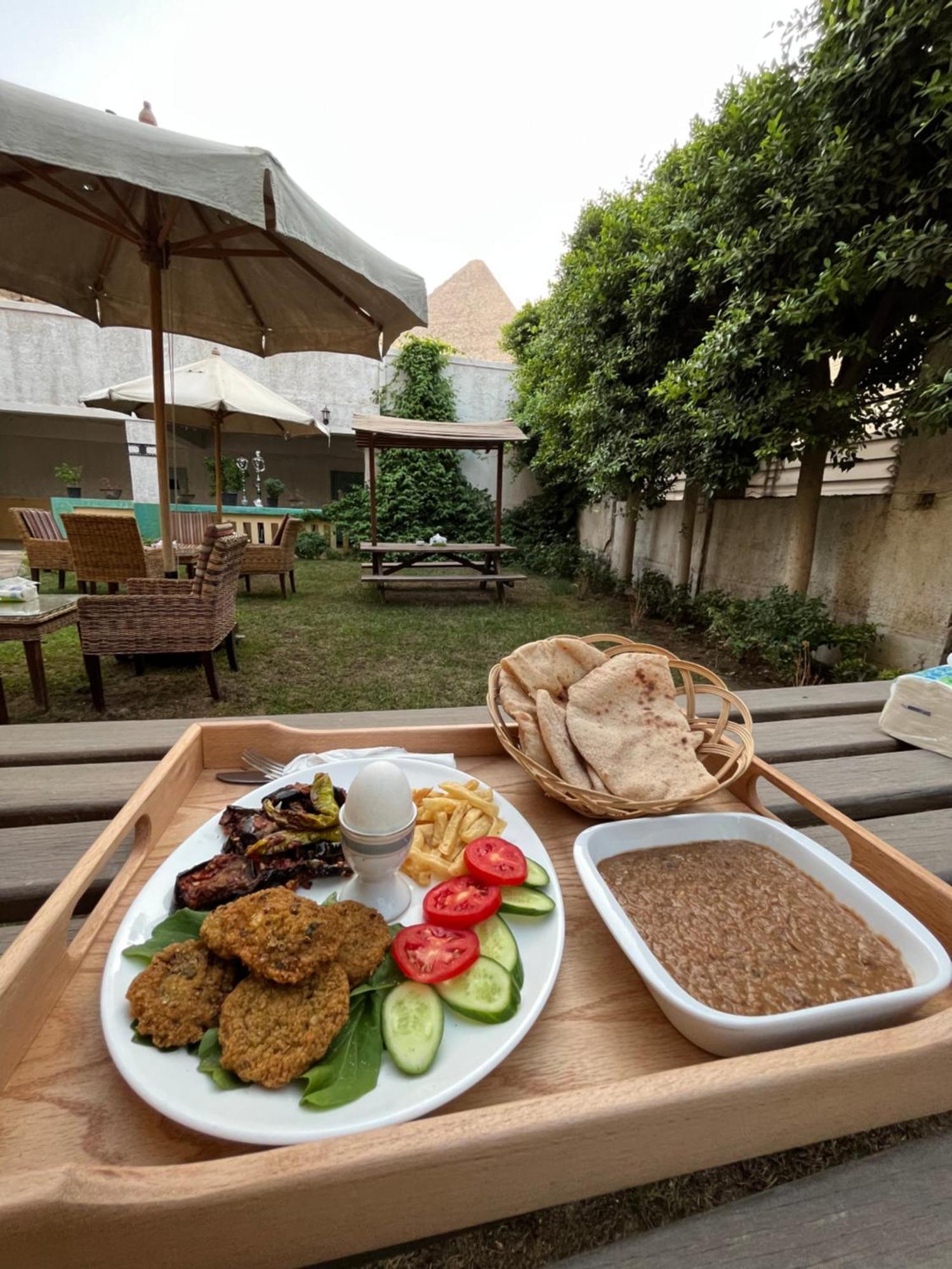 The Grand Pyramids View Hotel Kafret el-Gabal Exterior foto