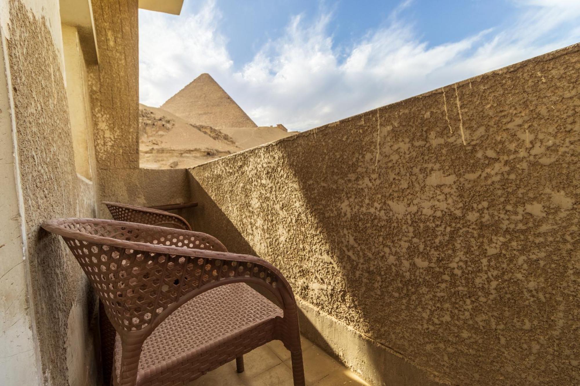 The Grand Pyramids View Hotel Kafret el-Gabal Quarto foto